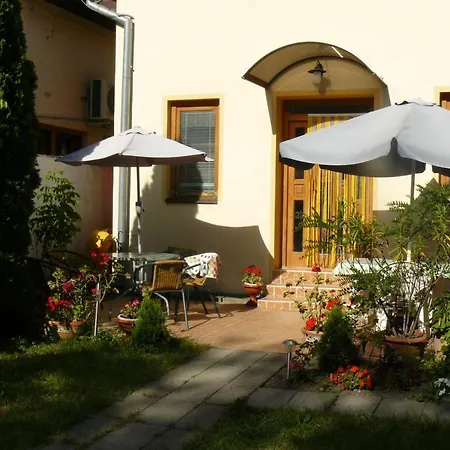 Casa de hóspedes Rose Štúrovo